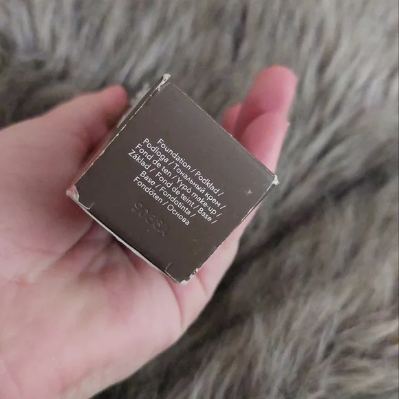 NEW BECCA ☆ ULTIMATE COVERAGE 24 HOUR FOUNDATION Cardamon 5W3